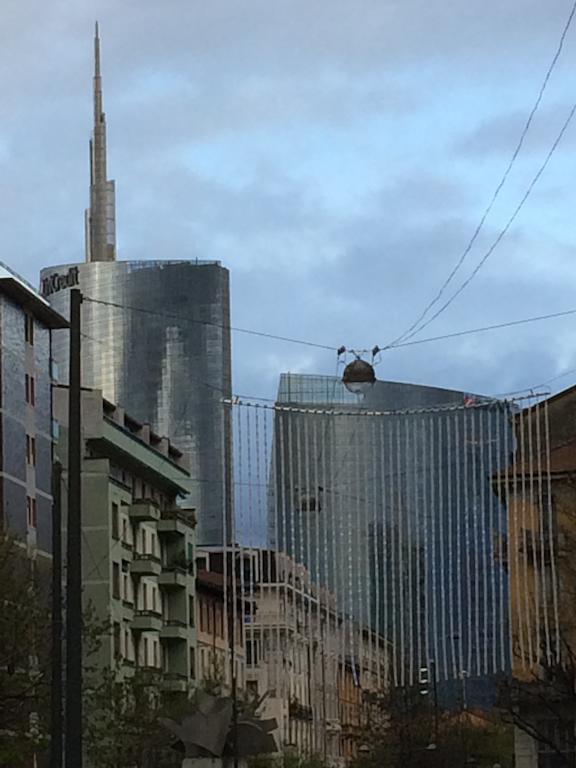Kibilù - Via Thaon de Revel Lejlighed Milano Værelse billede